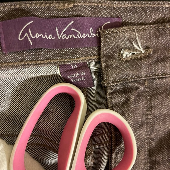 Gloria Vanderbilt Brown Women’s Jeans - Picture 3 of 3